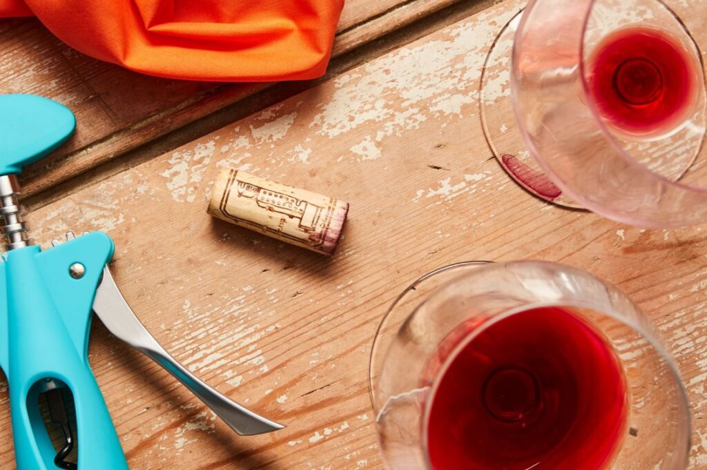 how to remove wine stains from wine glasses